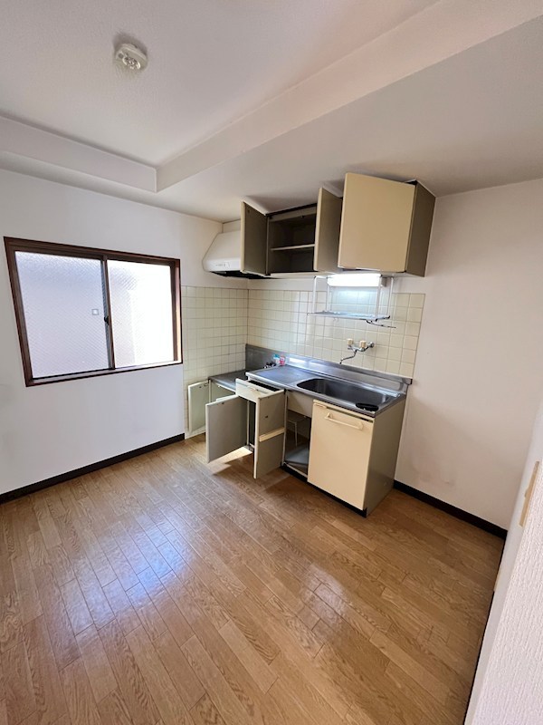 秋元第2ビル リビング