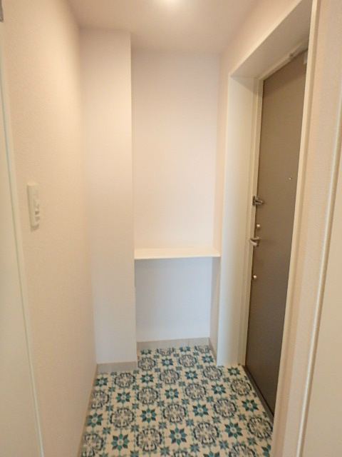 リファイズ小岩 玄関