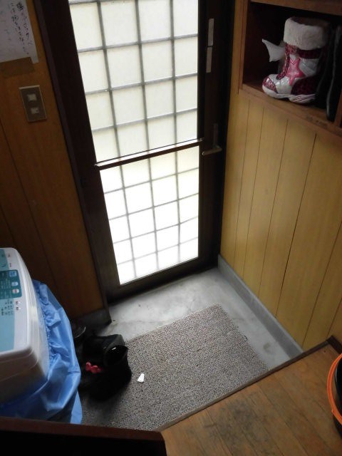 ラルゴサエグサ 玄関