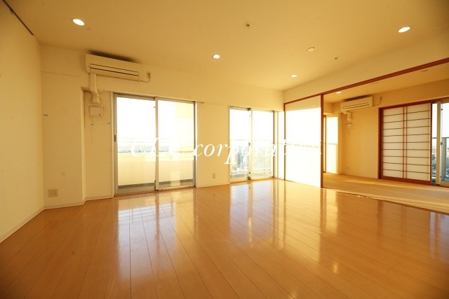 ロイヤルパークスタワー南千住 リビング