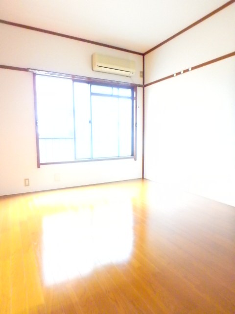 小森ビル ベッドルーム