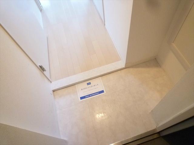 ラヴィン  玄関