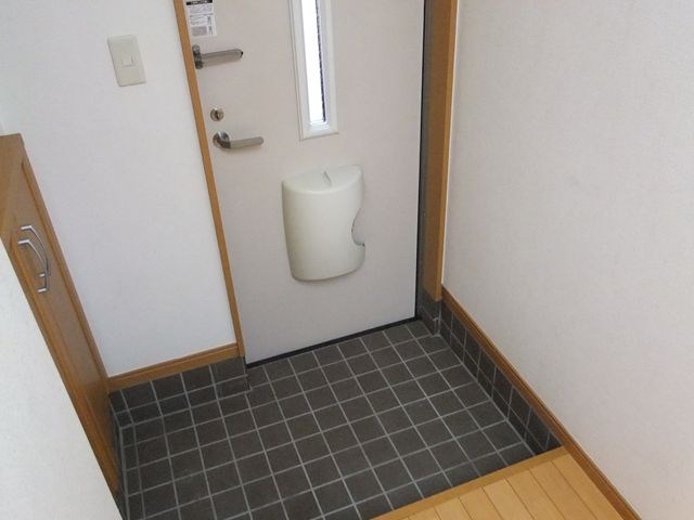 アーバングレース弐番館 玄関