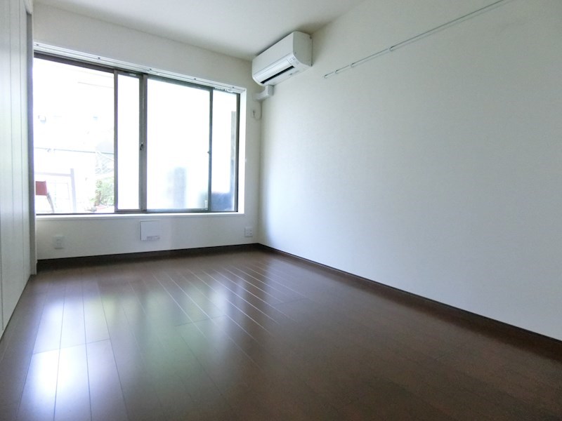 メゾンドアサカ ベッドルーム