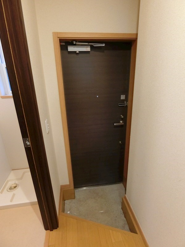 リバーサイドコート  玄関