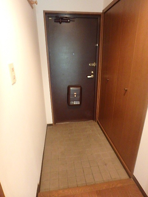 リバーパーク四つ木 玄関