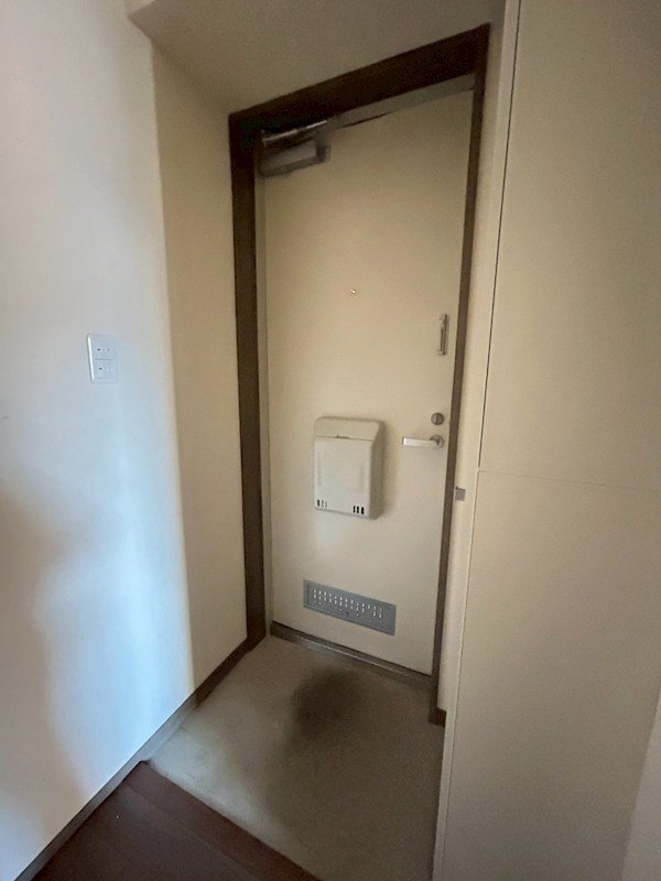 ワタナベハウス 玄関