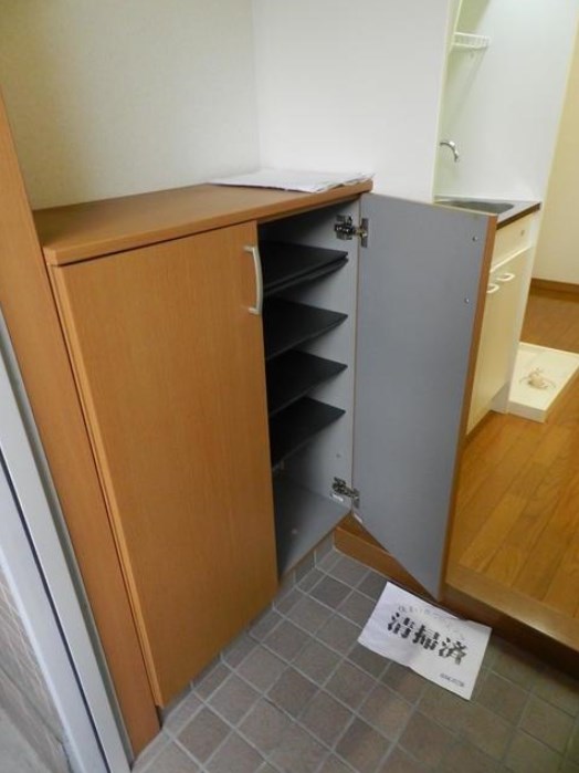 中道ハイツ 玄関