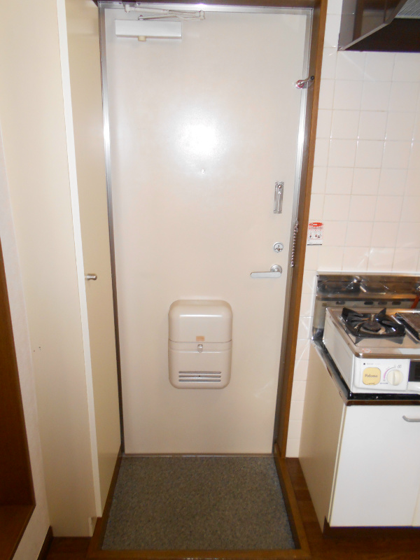 ソレーユ中央 玄関