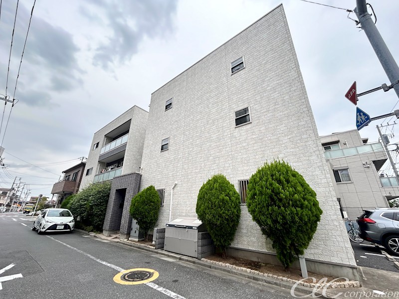 セインティア 外観