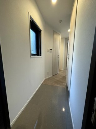 Laviere上中里 玄関