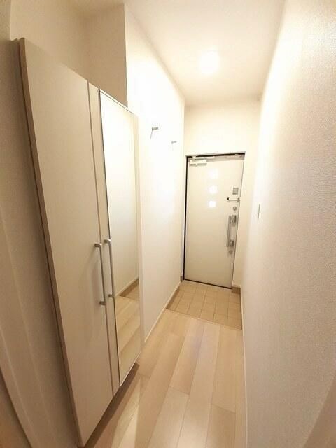 メゾンドボヌール 玄関