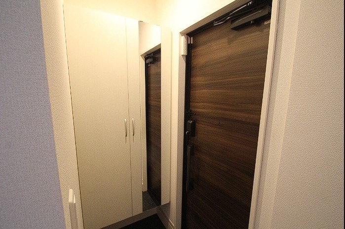 レジデンスワシクラ  玄関