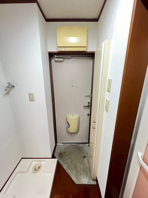 メゾン石神白山  玄関