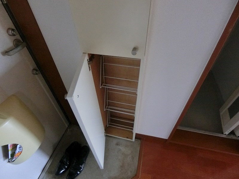 メゾン石神白山  玄関