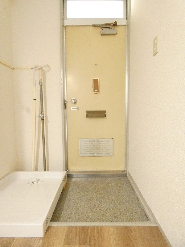 ホトコーポ２ 玄関