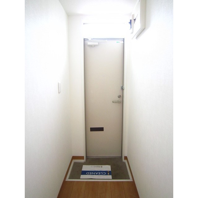 リード田端 玄関