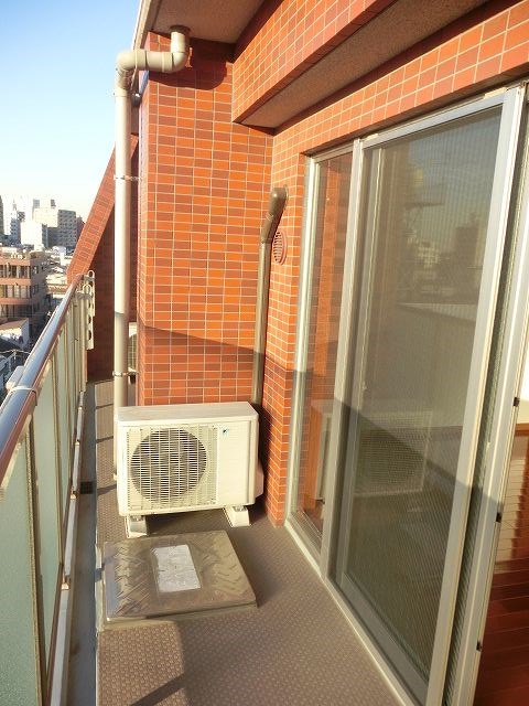 アクシーズグランデ三ノ輪 ベランダ