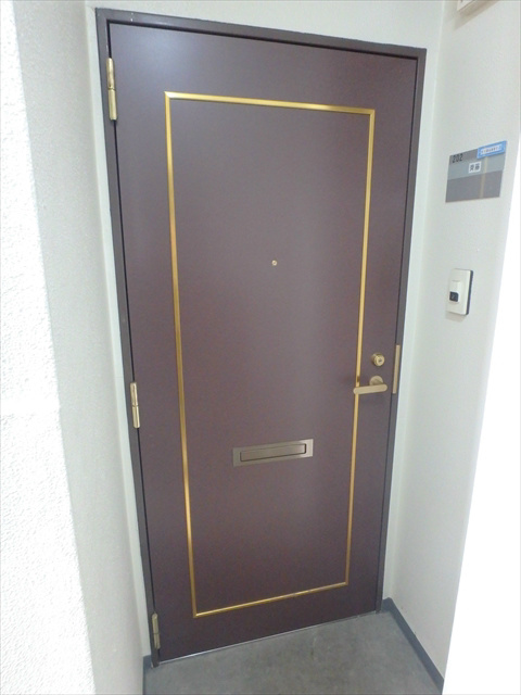 オカダビル 玄関