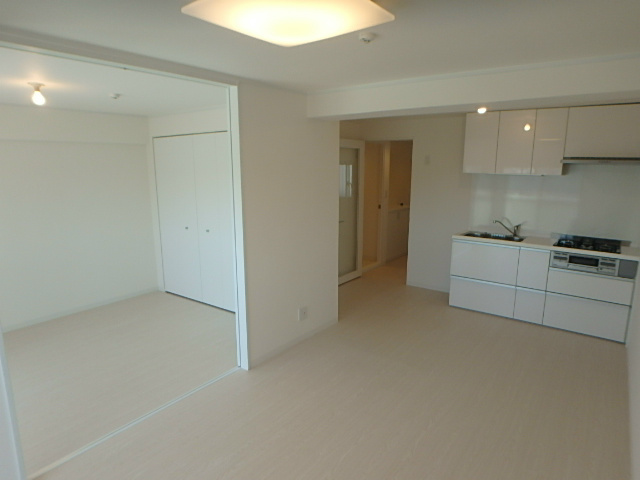 ＳＯＣＩＥＴＹ　ＫＩＹＯＳＵＭＩ－ＳＨＩＲＡＫＡＷＡ   リビング