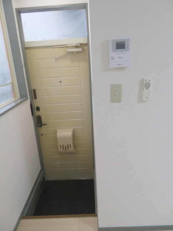 ビッグウッドⅡ 玄関