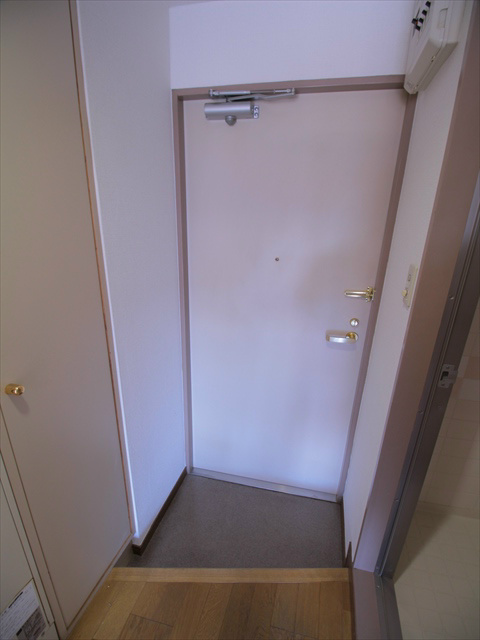 ジャネットビル 玄関