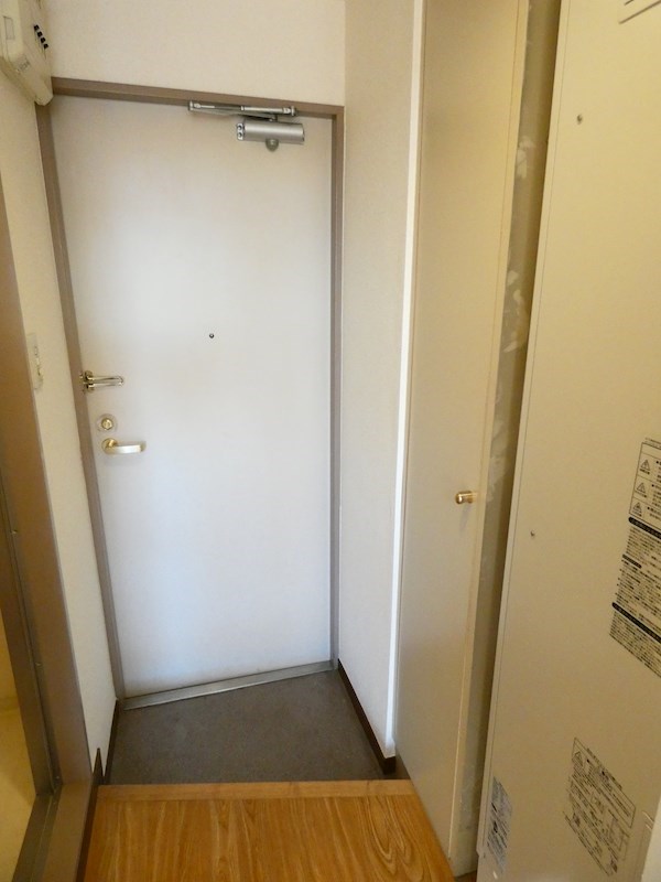 ジャネットビル 玄関