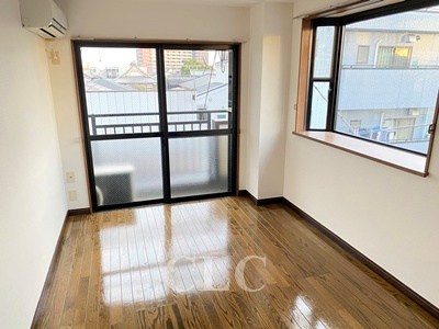 ロイヤルハイム上野  ベッドルーム