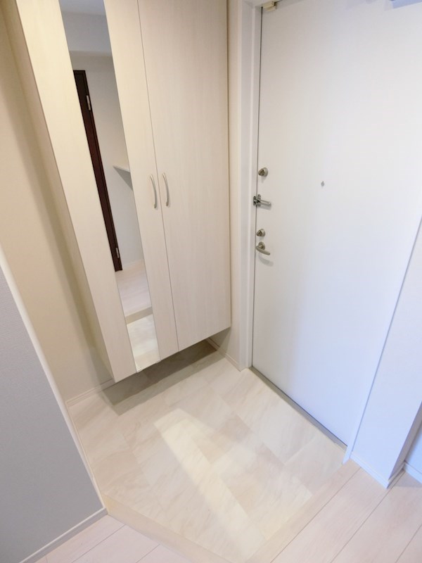 コスモグランス東日暮里 玄関