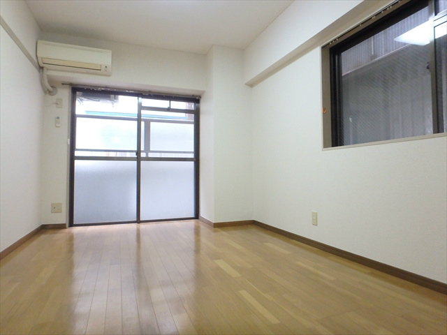 第５オカダビル リビング