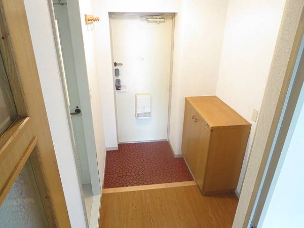 メゾンタカギ 玄関