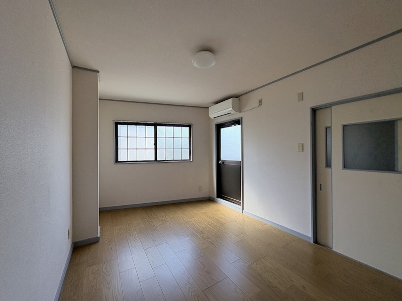 ガディル・タガワ リビング