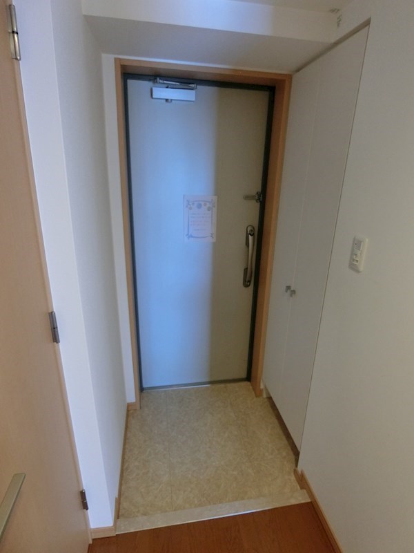 リバーハウスキヘイ 玄関