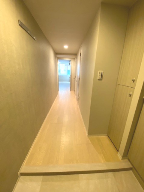 プライムアーバン新川 玄関