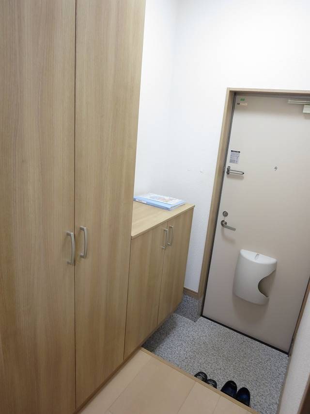 ソレイユ江北 玄関