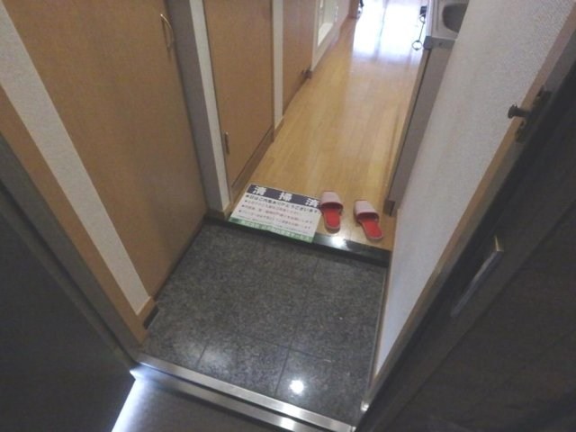 ルーブル日本橋  玄関