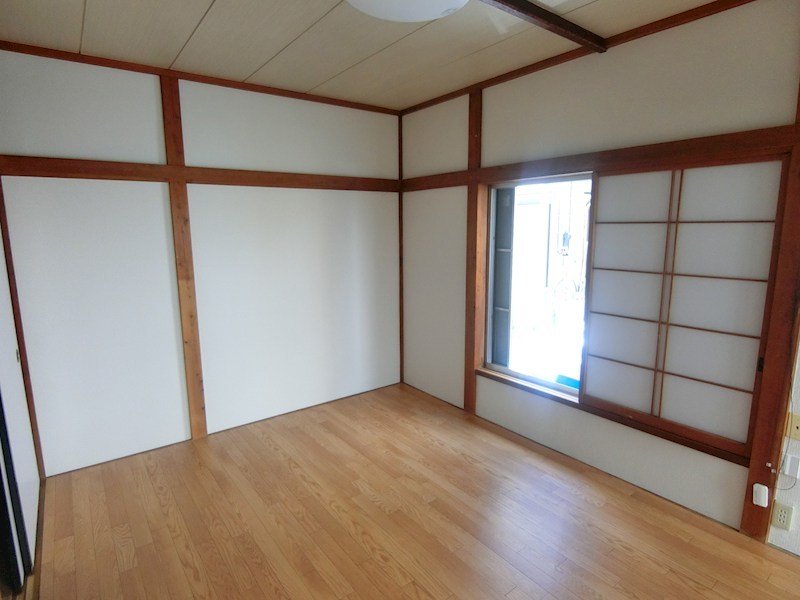 本一色２丁目貸家 リビング