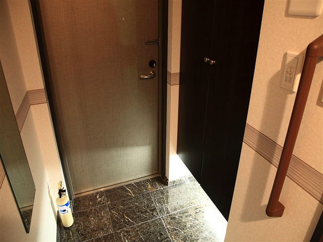 ロイヤルパークス西新井    玄関