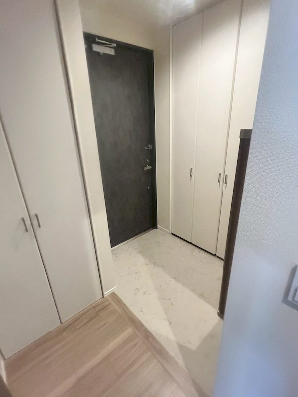 メゾンクレール谷在家 玄関