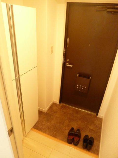 プティーボワービル  玄関