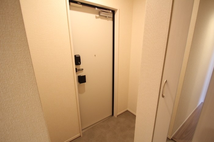 アンジュール新田 玄関