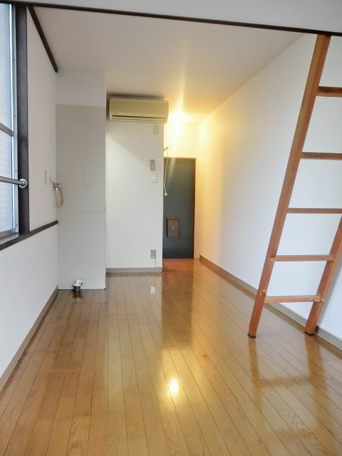 東海ビル リビング