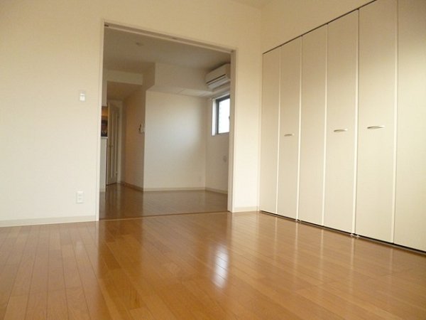 メゾンドソレイユ  ベッドルーム