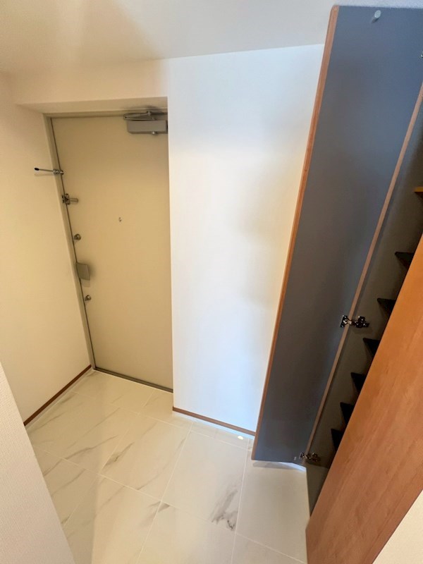 グランカーサ尾久 玄関