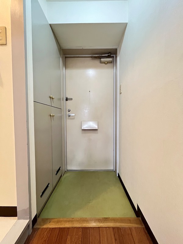 第６頼長ビル 玄関