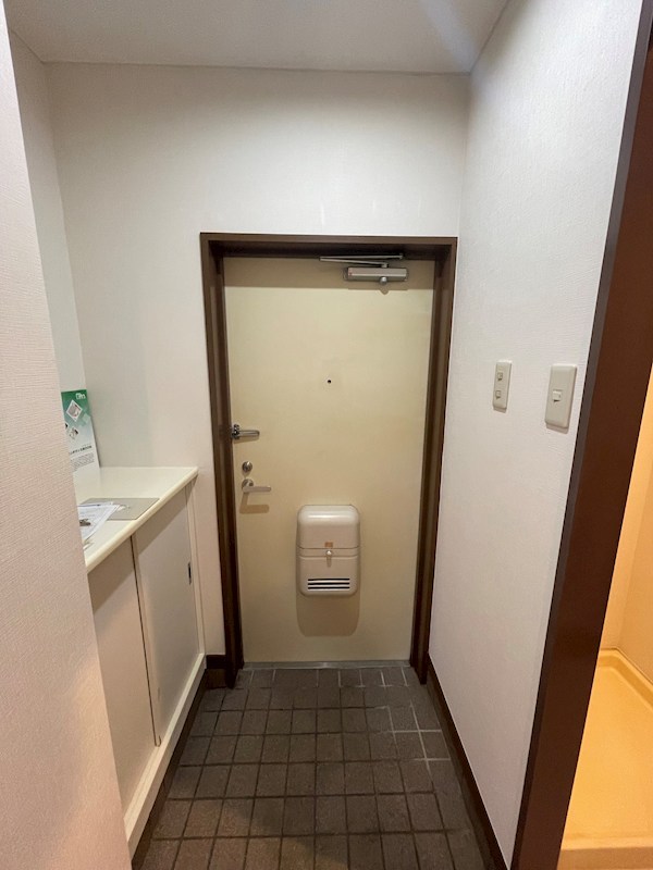 新潮通り一番館 玄関