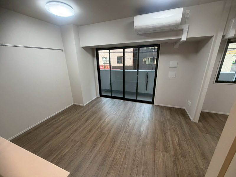 クレストコート上野 リビング