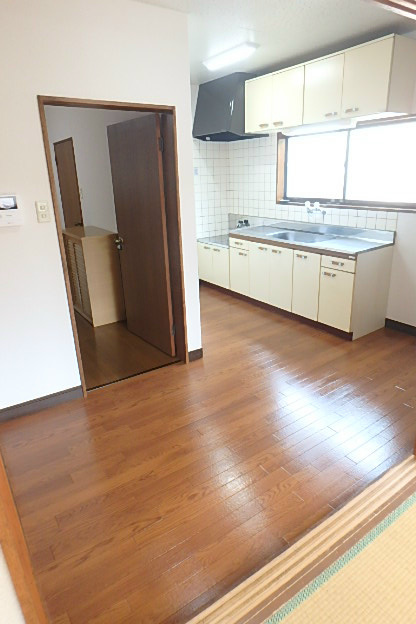 ウエストサイドハウス２番館   リビング