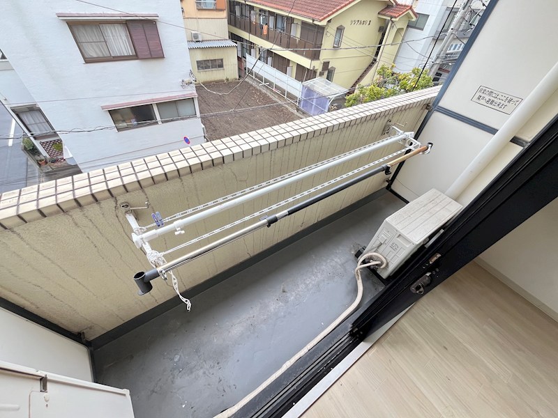 VIPSビル ベランダ