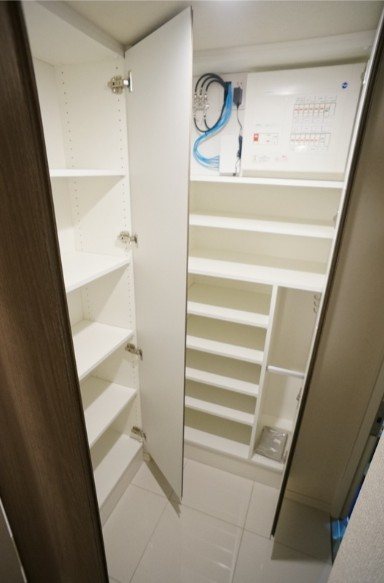 ジェイグランコート上野入谷 玄関